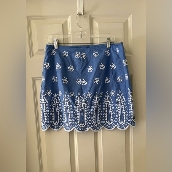 Vineyard Vines Floral Embroidered Mini Skirt Blue & White Scalloped Hem boho - Picture 1 of 7